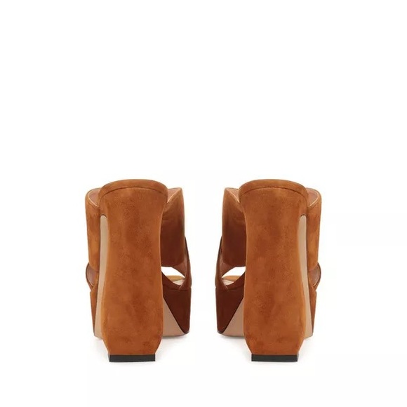 New in box GORGEOUS & FABULOUS Suede unique open toe heels - Picture 8 of 12